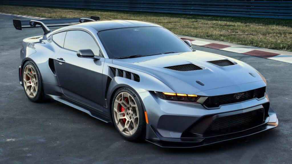 Une Mustang de 800 chevaux inspirée de la course bientôt en concession