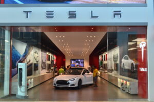 Les rivaux de Tesla se disputent les miettes d’un marché électrique difficile aux États-Unis