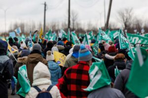 Le Front commun et la FIQ en grève à Châteauguay