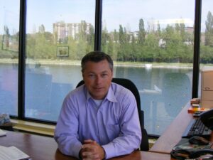 Le Châteauguois d’origine François Dumontier quitte la direction du Grand Prix de F1