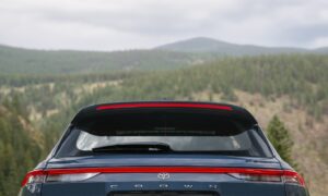 Toyota annonce une version VUS de son Crown