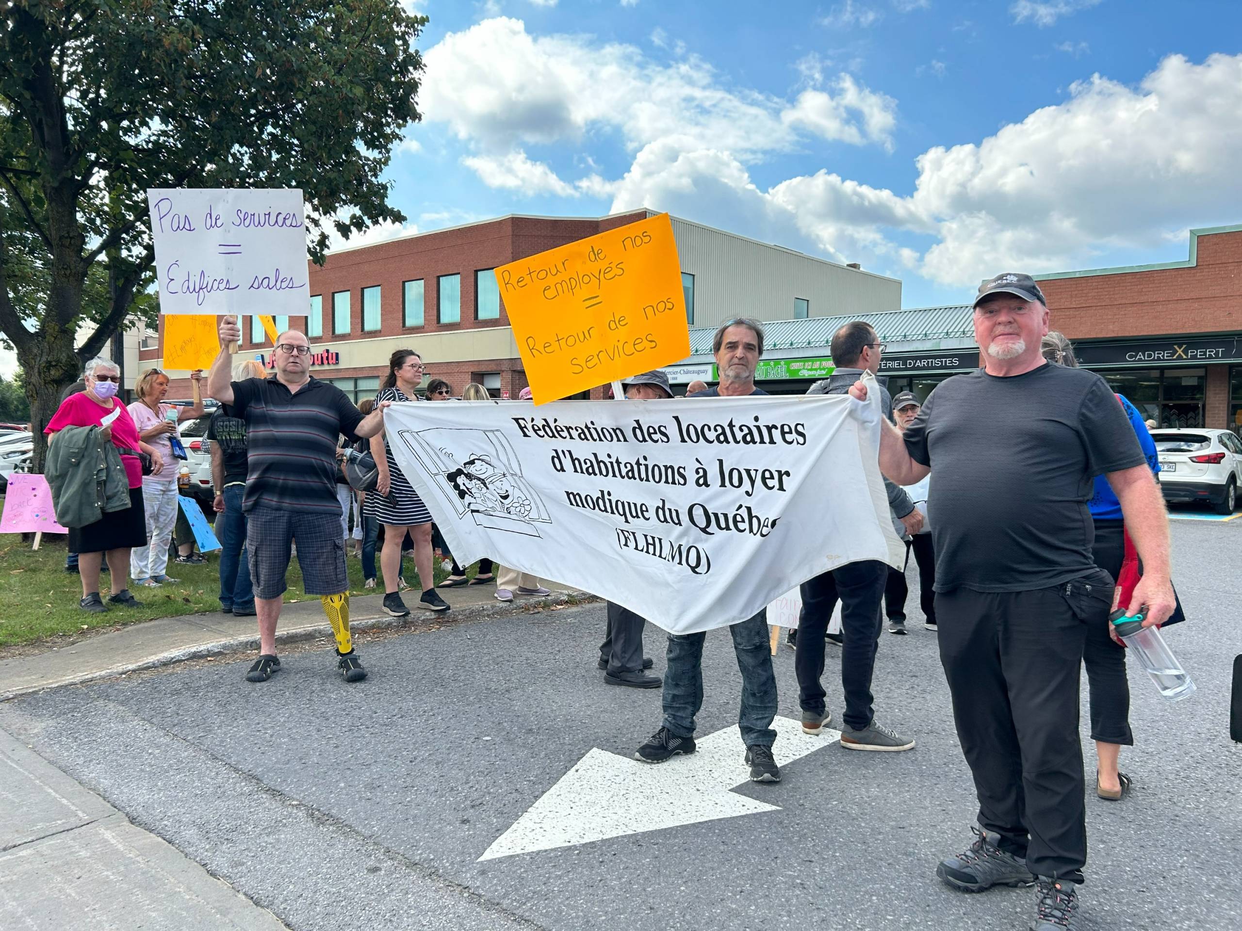 Problème à l’OHR : des locataires manifestent à Châteauguay