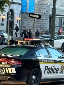 Opération policière au Cégep de Valleyfield : un employé blessé et une personne arrêtée