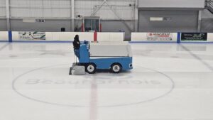 Surfaceuse électrique à l’aréna de Beauharnois