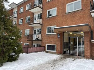 Un immeuble de SOLIDES vendu : des locataires pressés de quitter