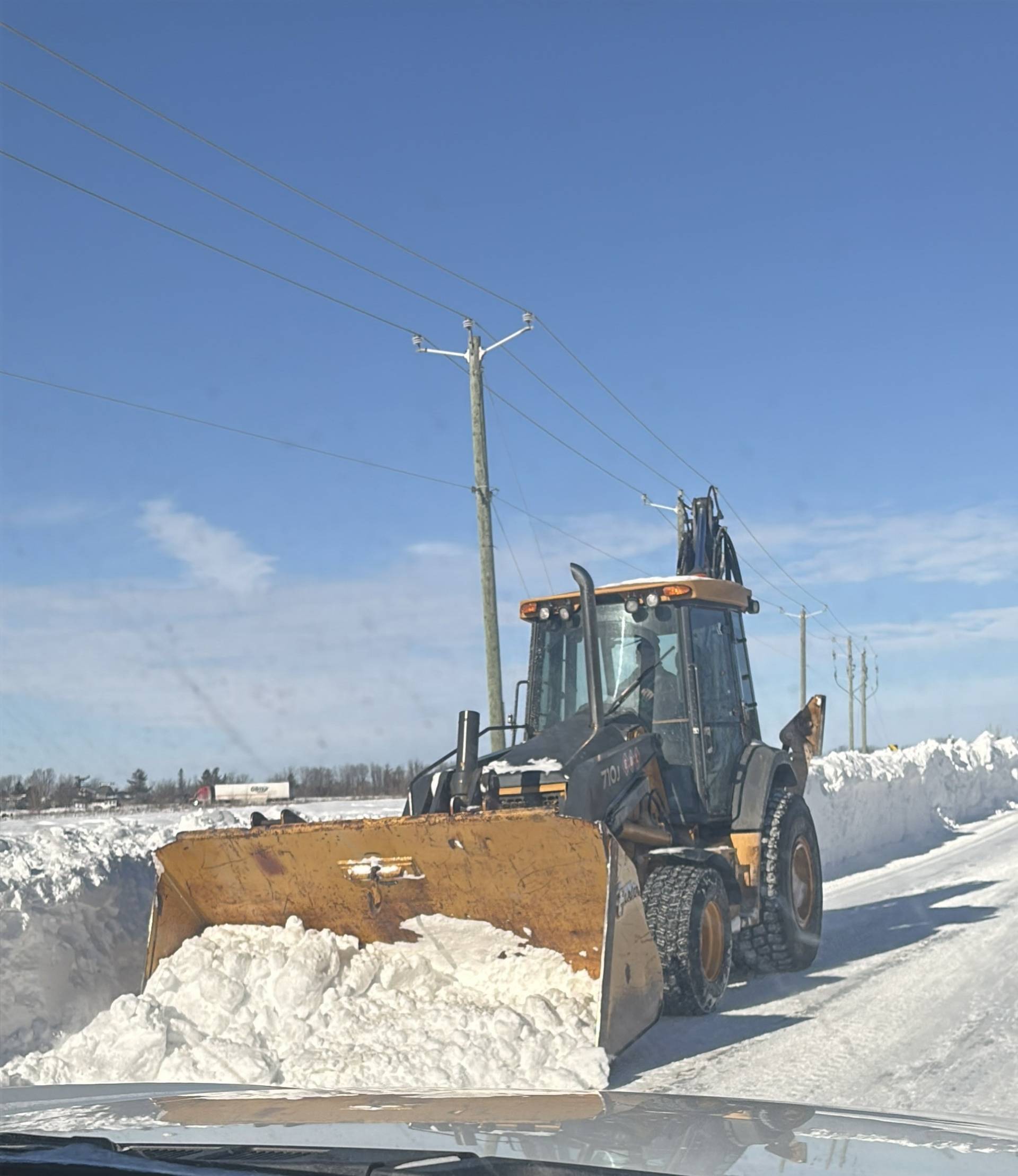 Un entrepreneur de Châteauguay dépanne à Léry