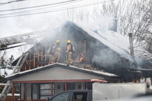 Une résidence flambe à Châteauguay