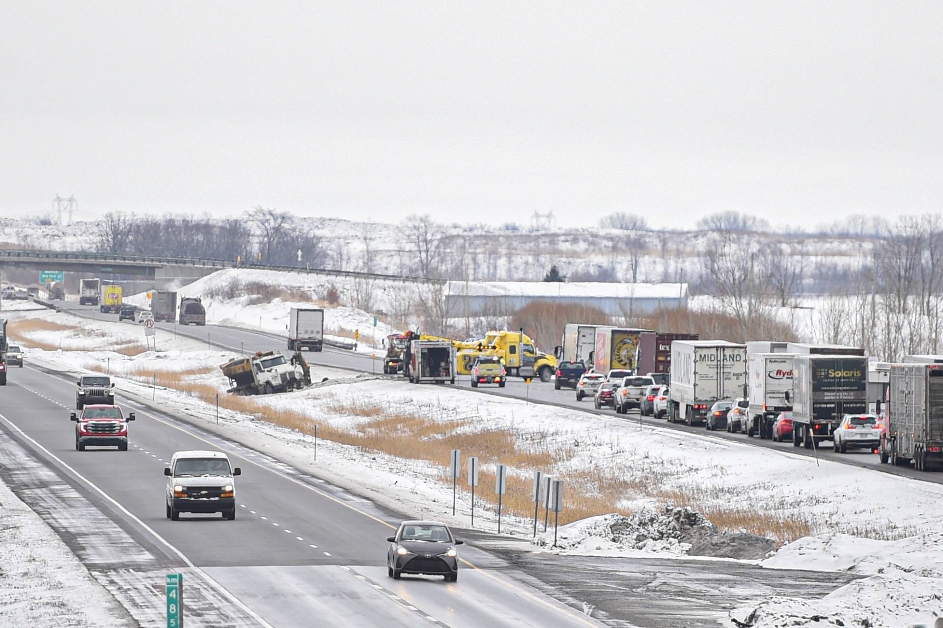 Accident impliquant une déneigeuse : importante congestion sur la 30
