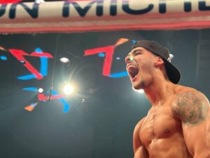 Grand Prix de boxe WBC : Derek Pomerleau accède aux quarts de finale