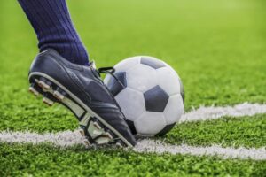Propos injurieux et menaces : un entraîneur de soccer U-13 suspendu