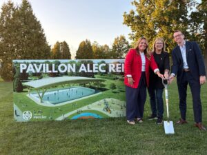 Mercier : une patinoire réfrigérée en hommage à un jeune hockeyeur décédé