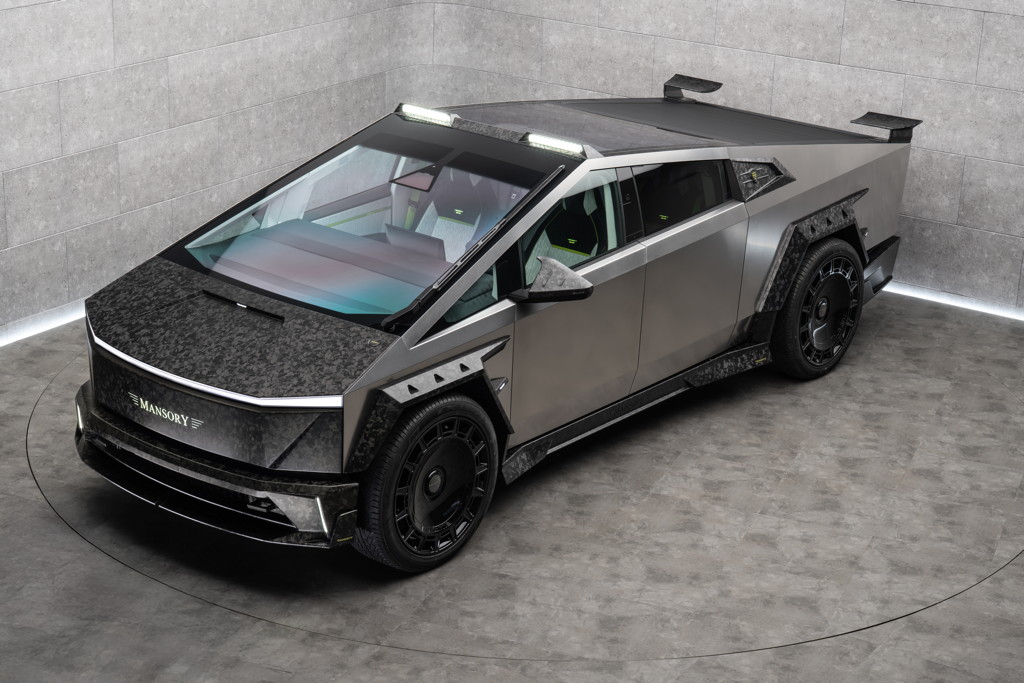 Mansory imagine un habillage burlesque pour la camionnette Cybertruck