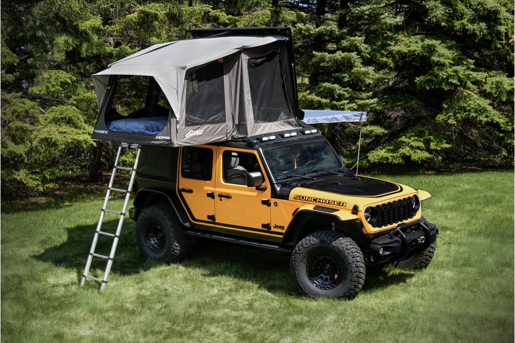 Stellantis présente un concept original de tente de toit pour le Jeep Wrangler