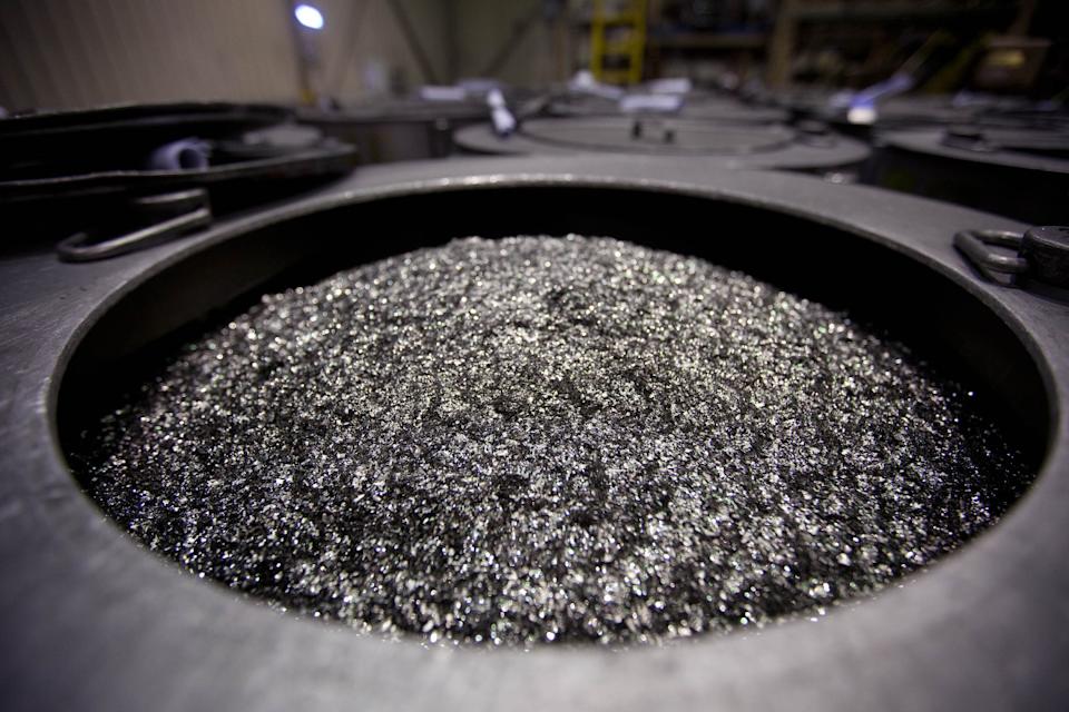 Une pénurie de métaux chinois guette les constructeurs automobiles américains
