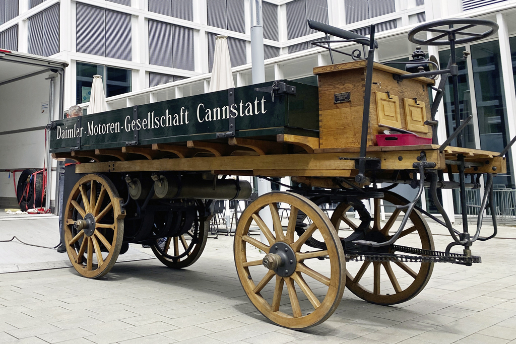 Daimler refait une beauté au premier camion de l’histoire de l’automobile