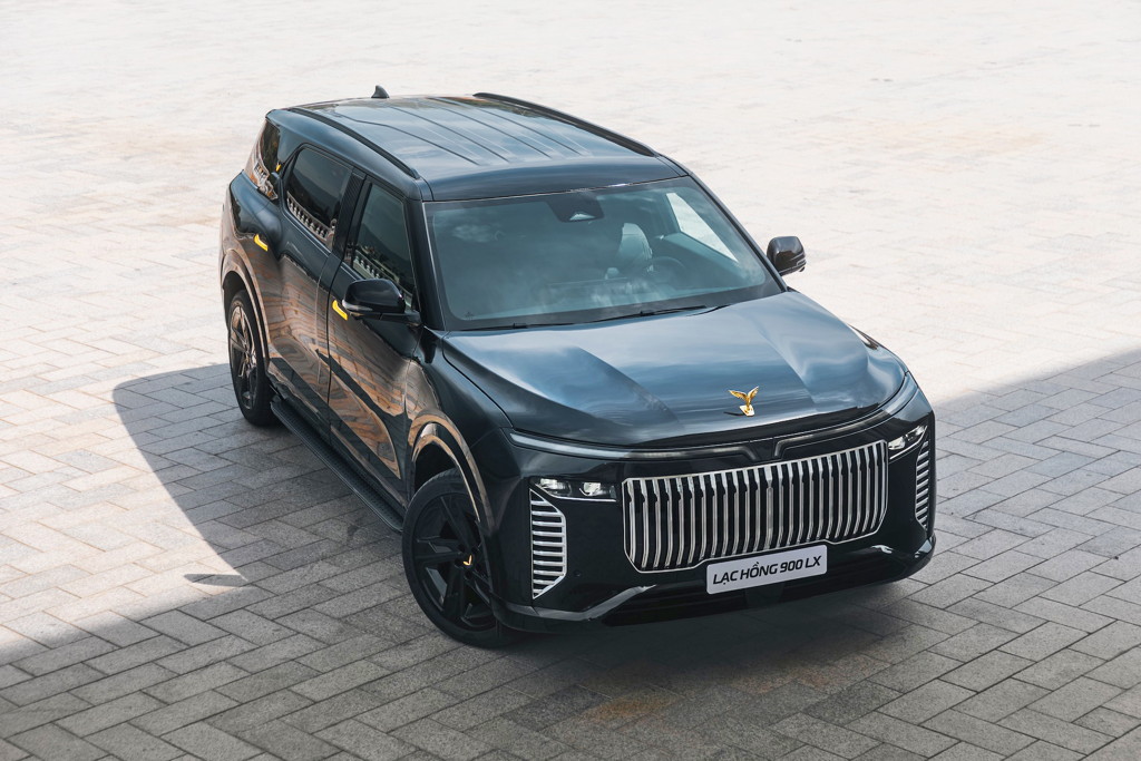 VinFast se lance dans le haut de gamme avec le Lac Hong 900 LX