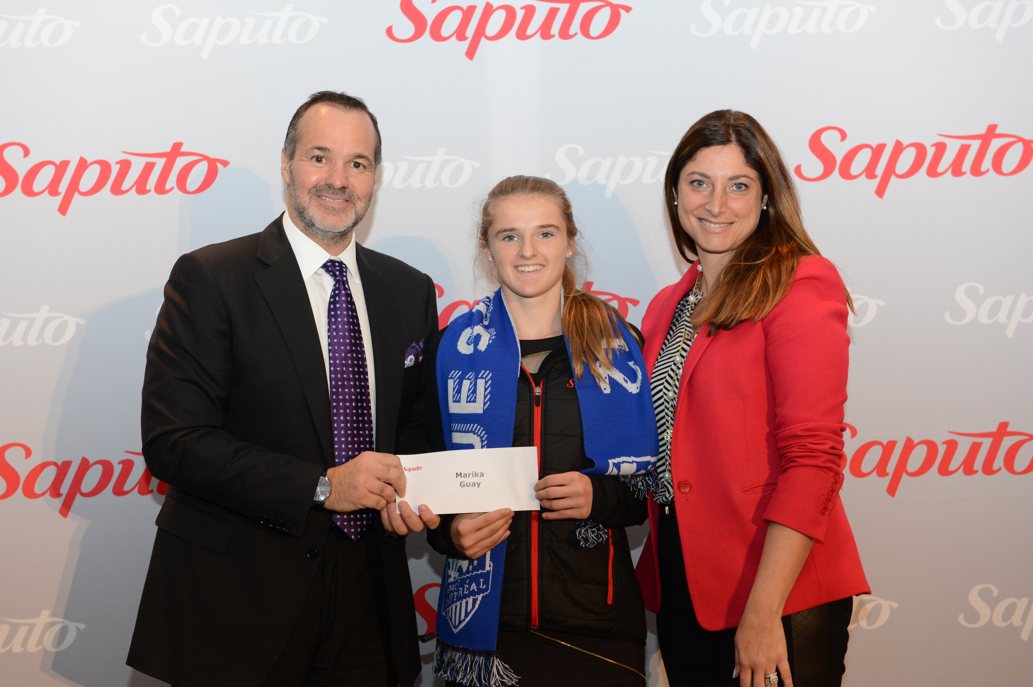 Image illustrant l'article: Joueuse de soccer récompensée pour ses bonnes notes