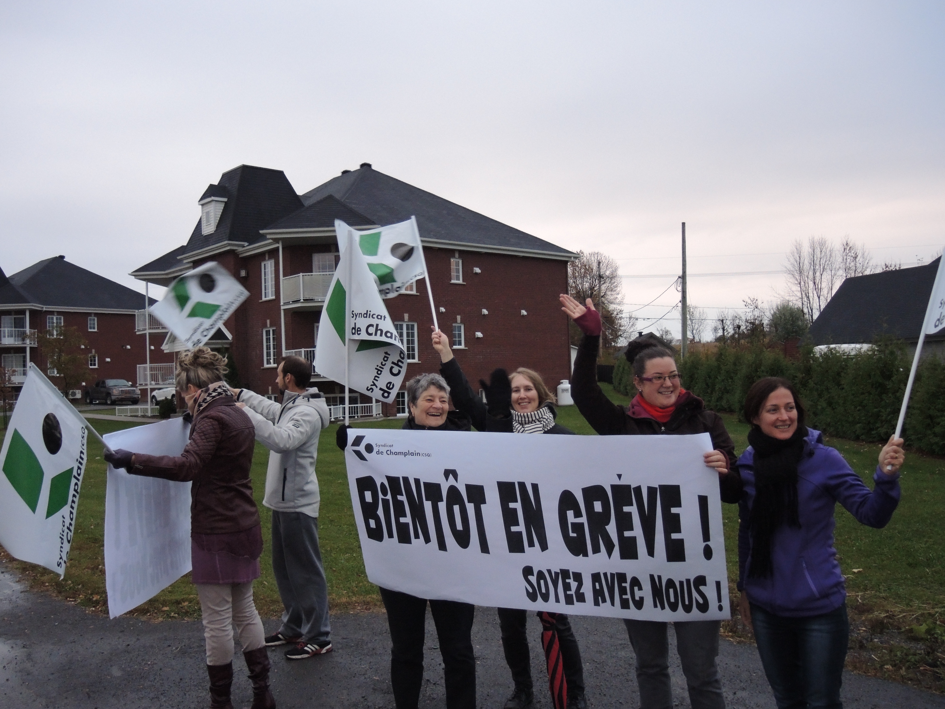 Piquetage devant des écoles