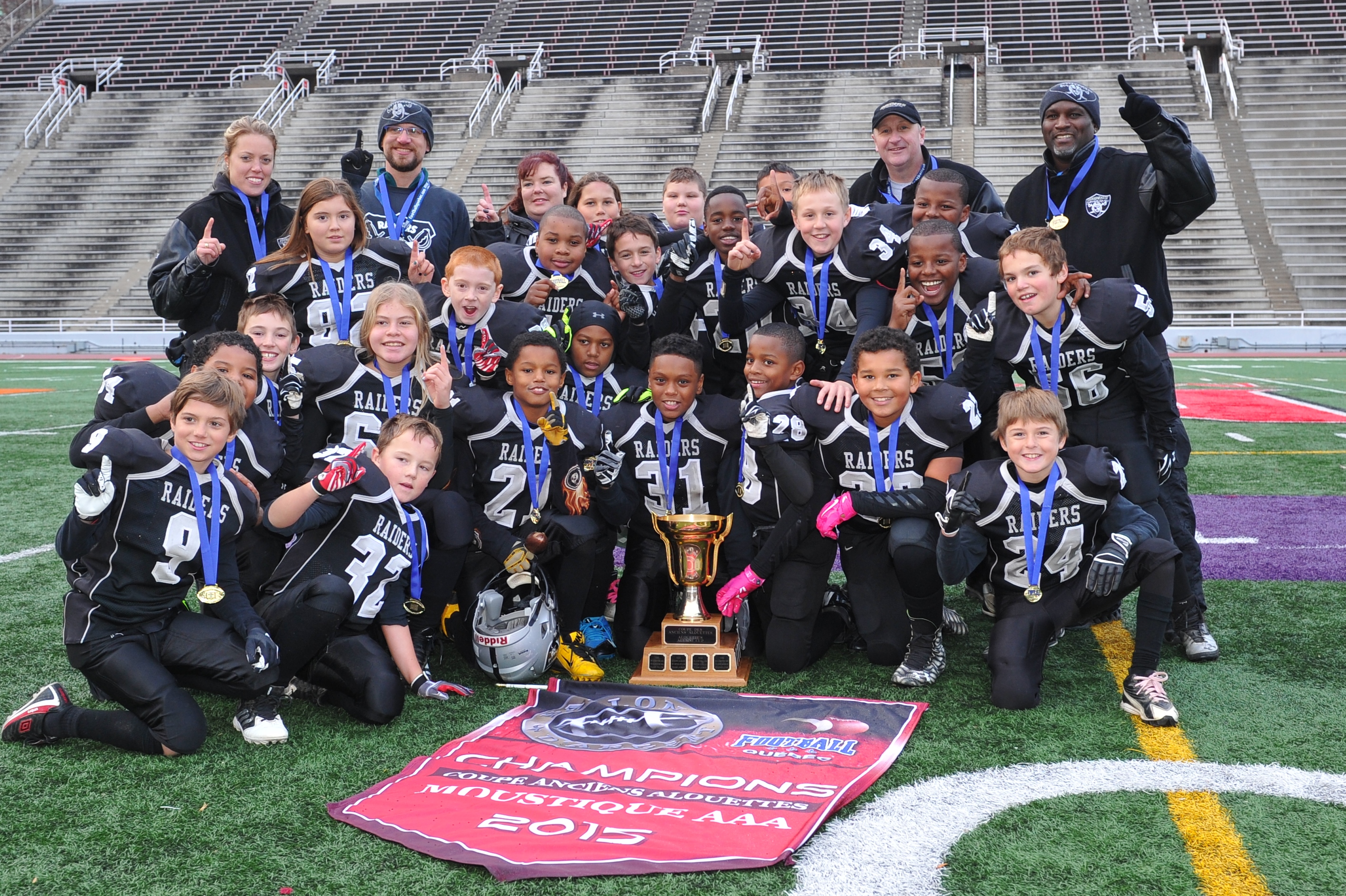 Image illustrant l'article: Les Raiders moustiques AAA raflent la Coupe des Anciens Alouettes