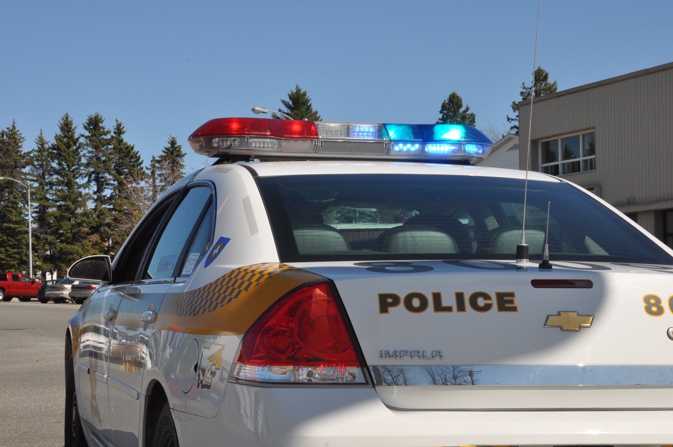 Saint-Urbain-Premier : une Porsche dans un fossé