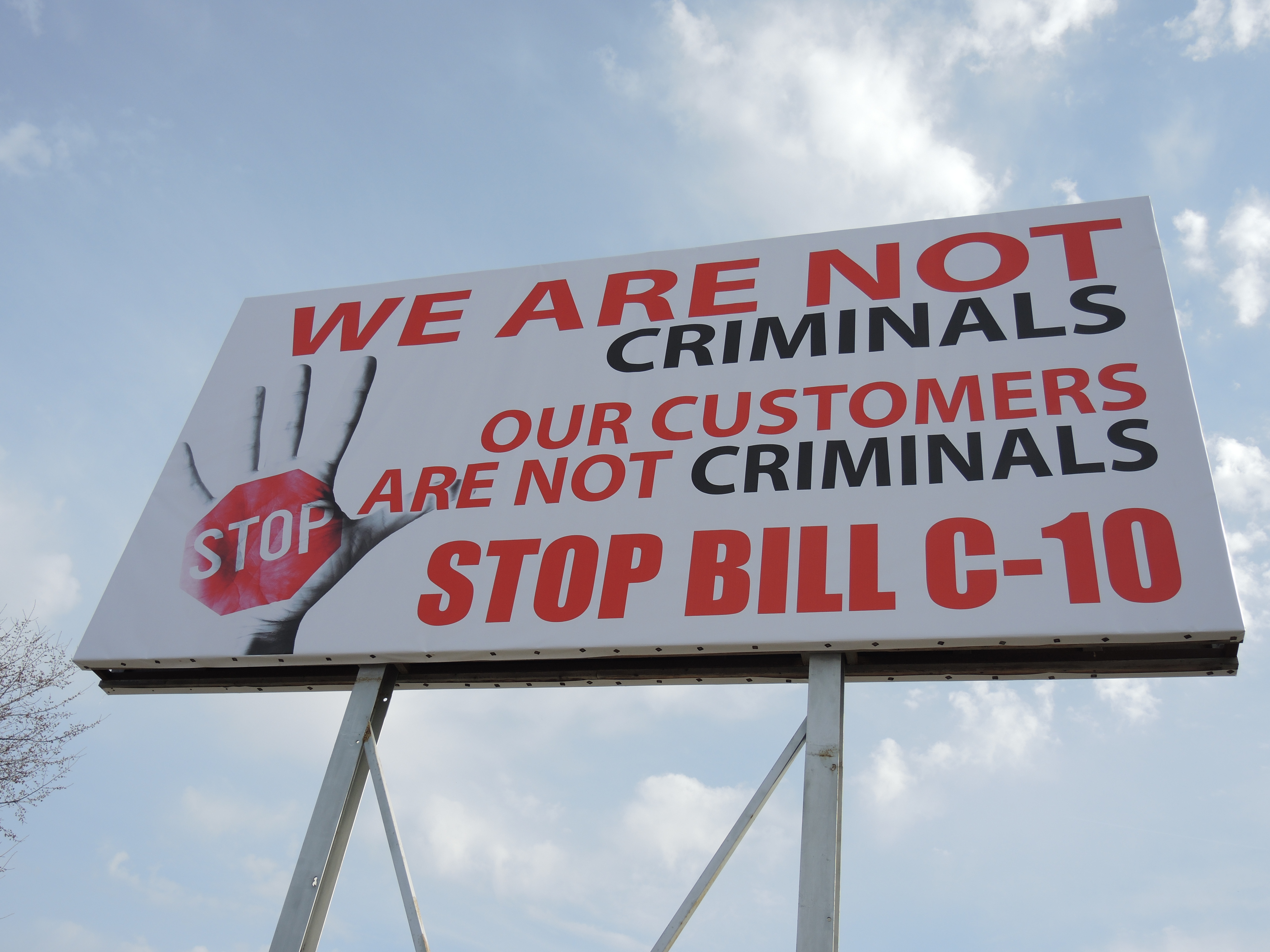 Pas des criminels, dénonçait Derek White