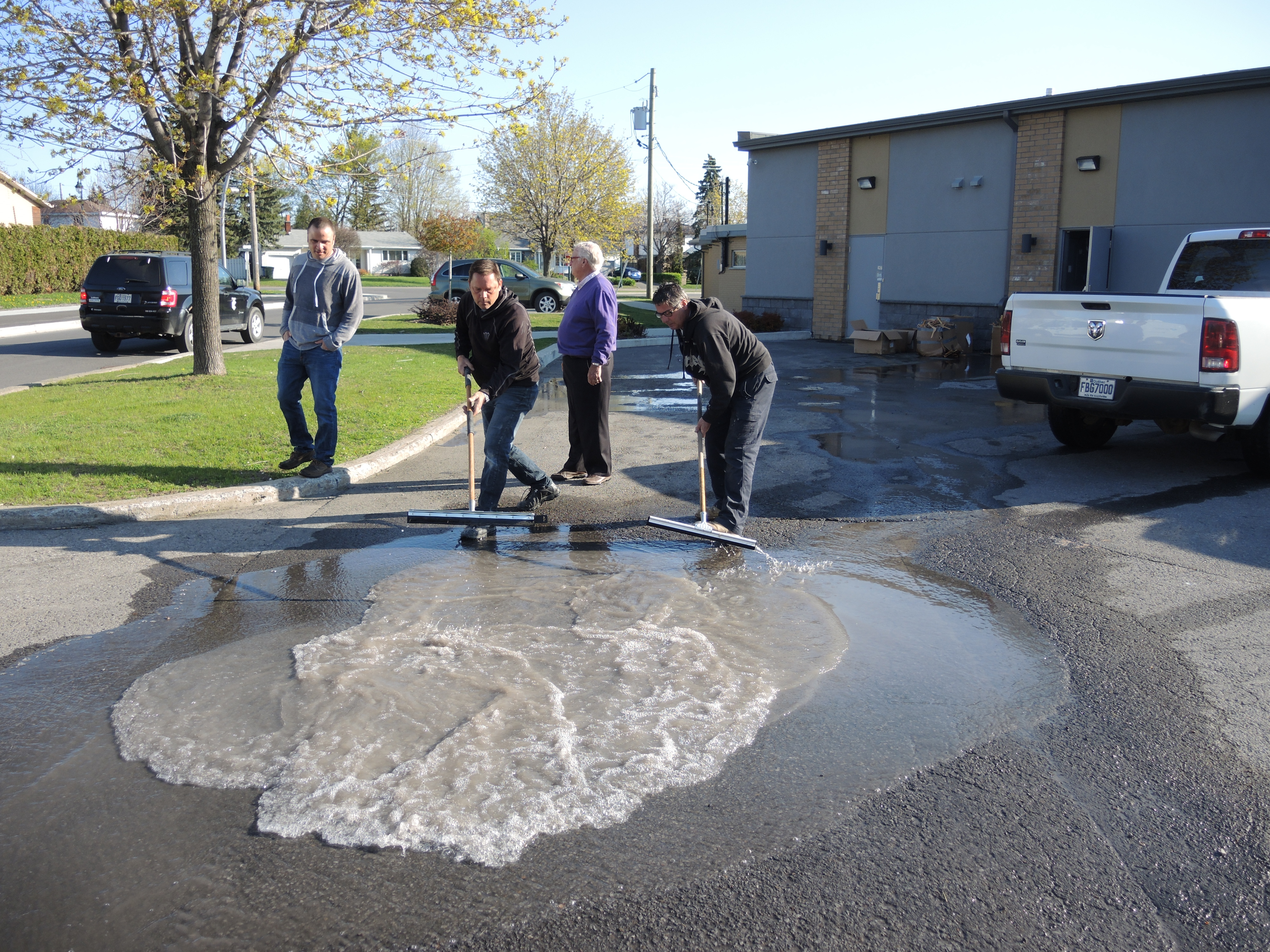 Bris de tuyau au centre commercial