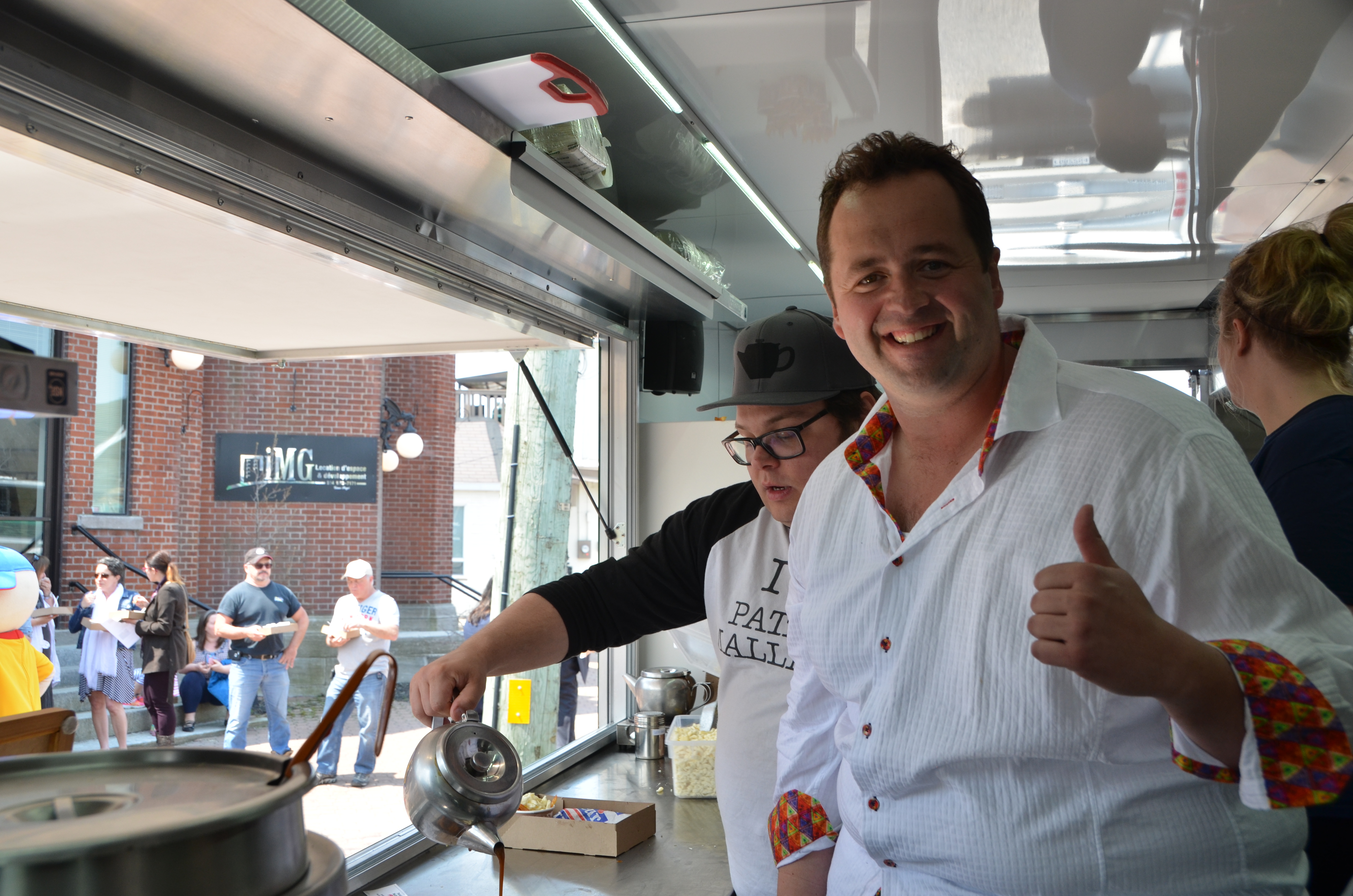 Patate Mallette met des roues à sa poutine