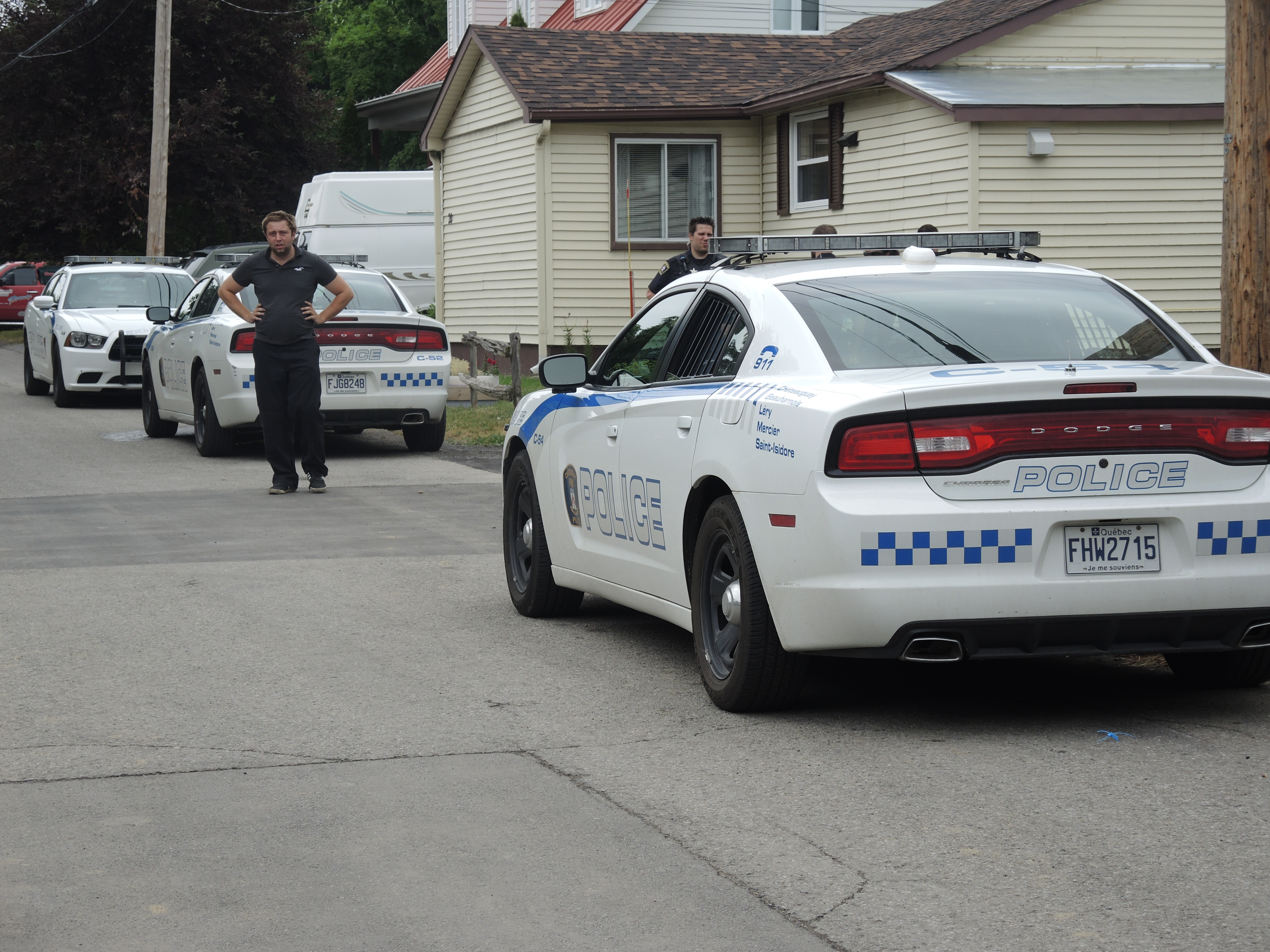 Image illustrant l'article: Un citoyen dénonce une opération policière à son domicile