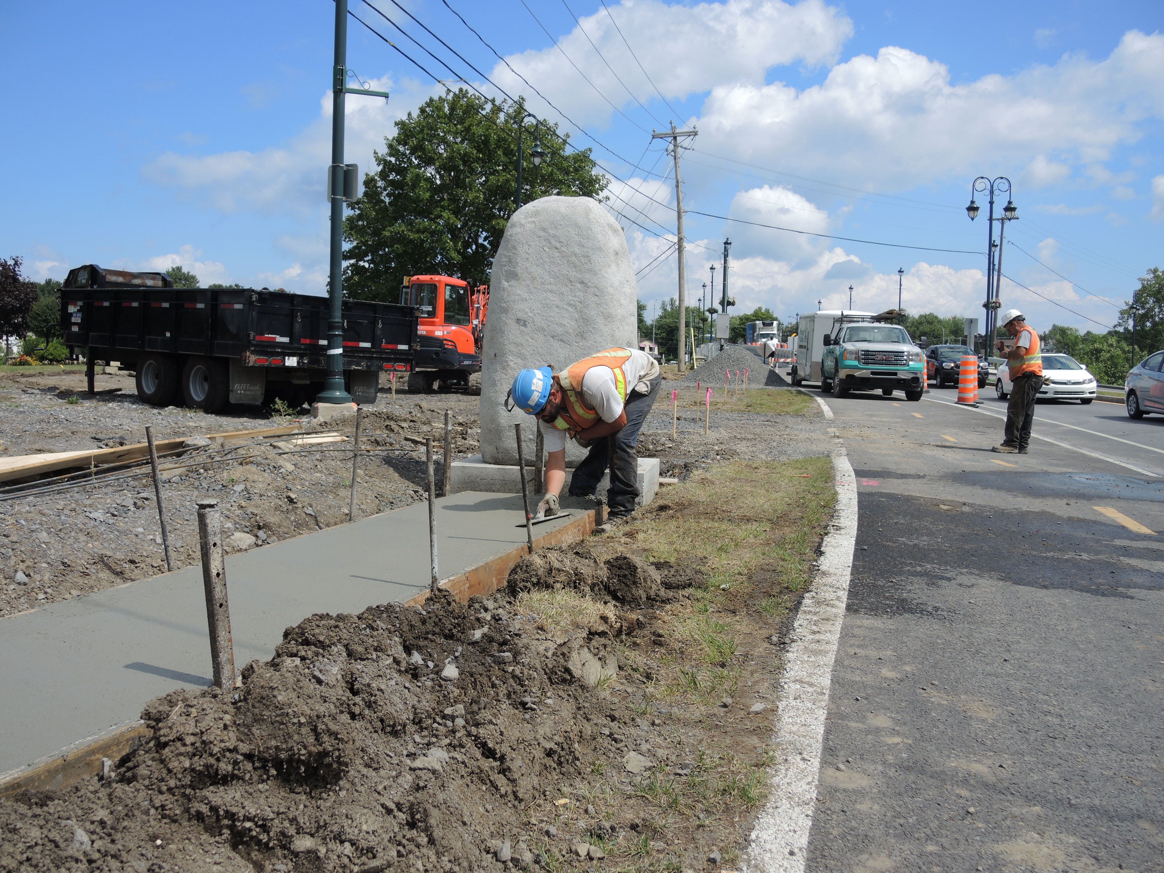 L&rsquo;église Saint-Joachim retrouve son muret de pierres