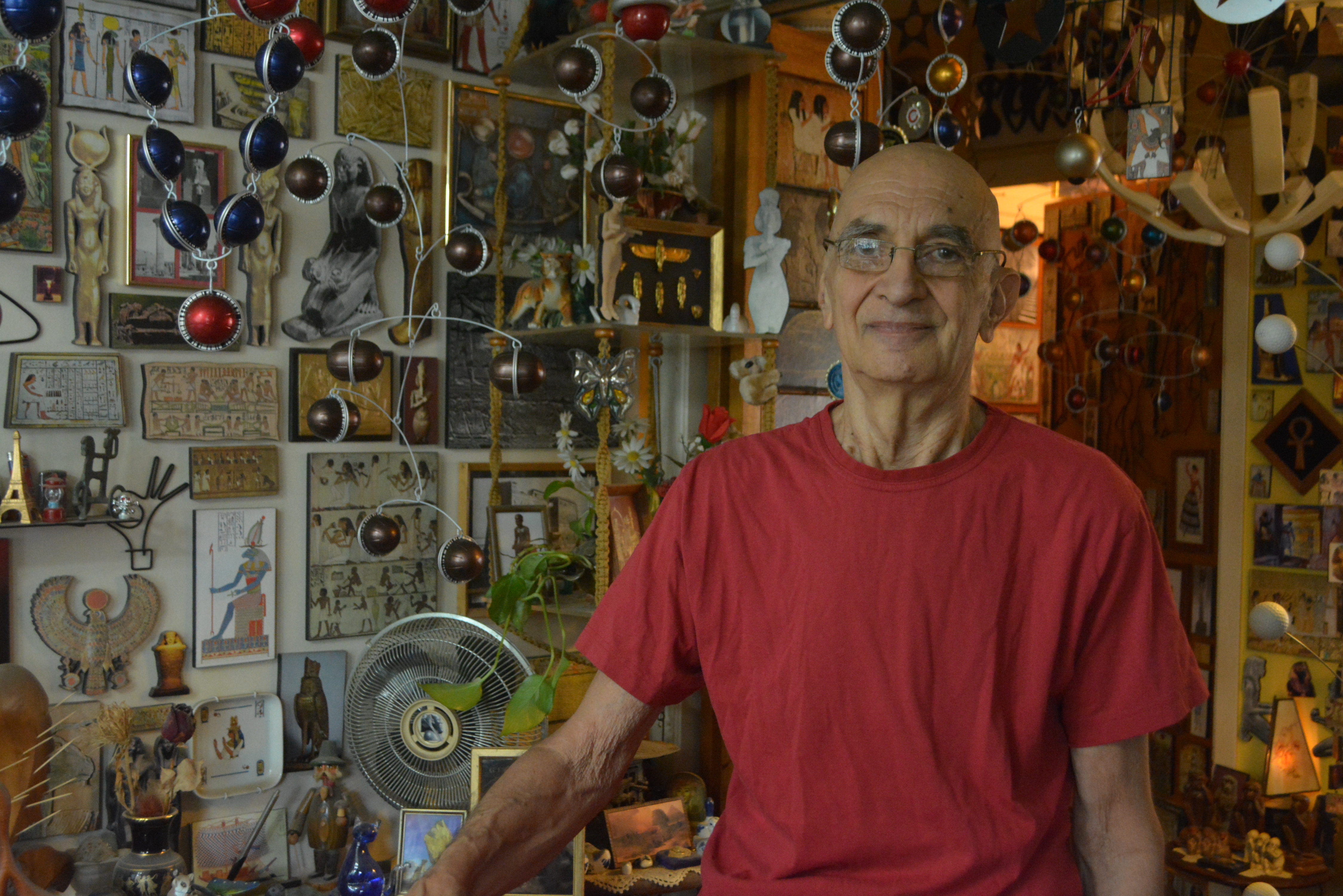 Image illustrant l'article: Des mobiles faits d’articles recyclés mur à mur