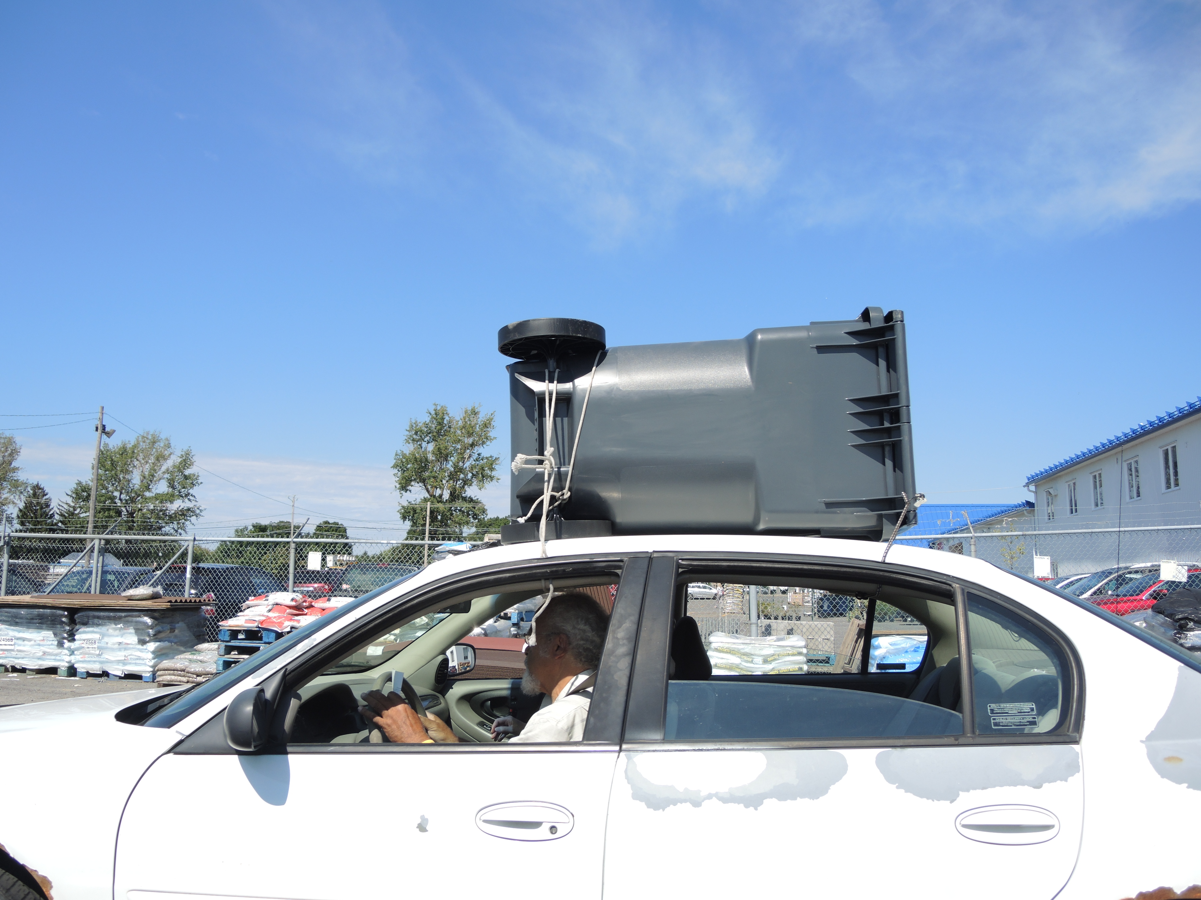 Image illustrant l'article: Les poubelles se vendent comme des petits pains chauds