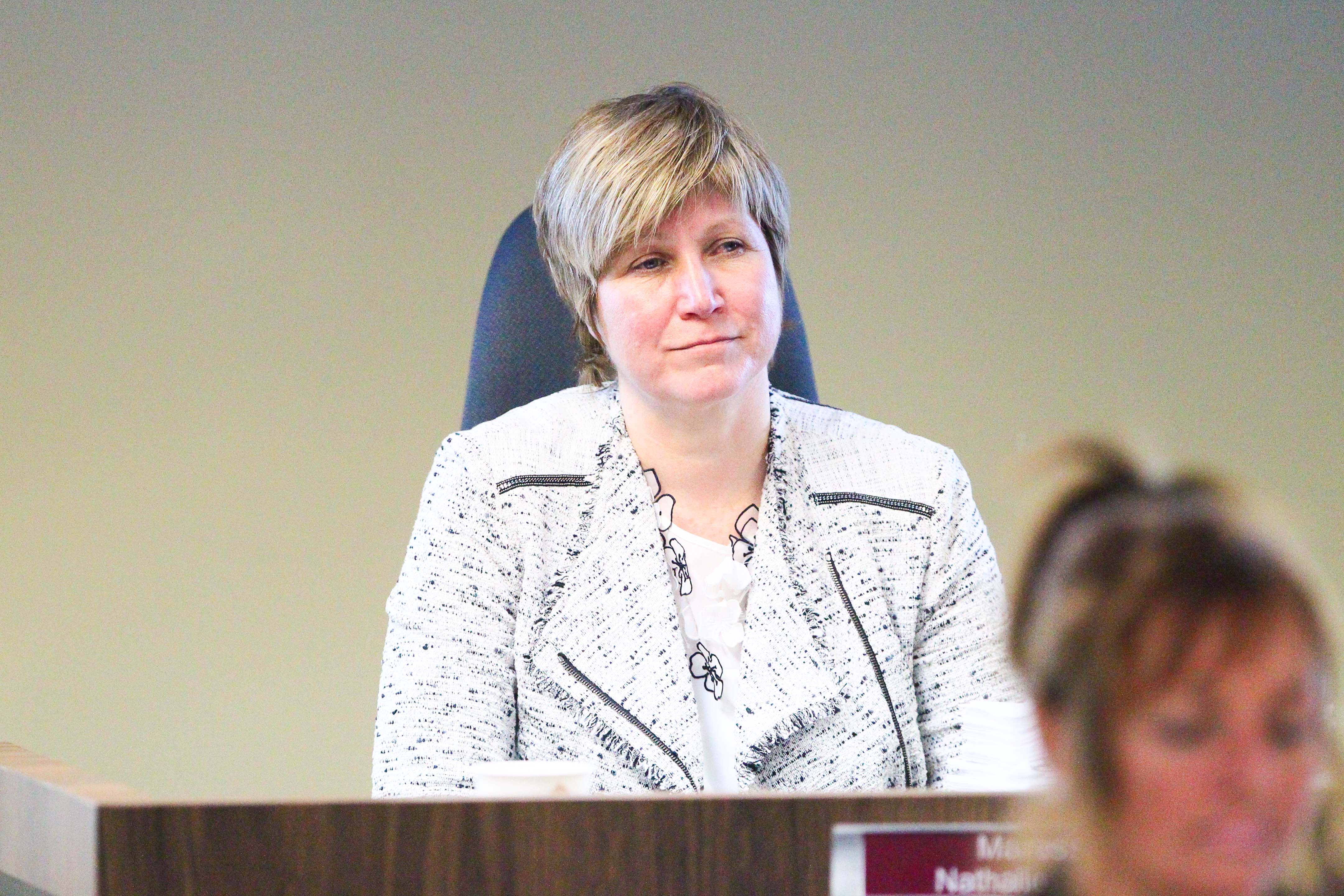 Image illustrant l'article: La mairesse Simon en campagne pour inciter les femmes à se lancer en politique