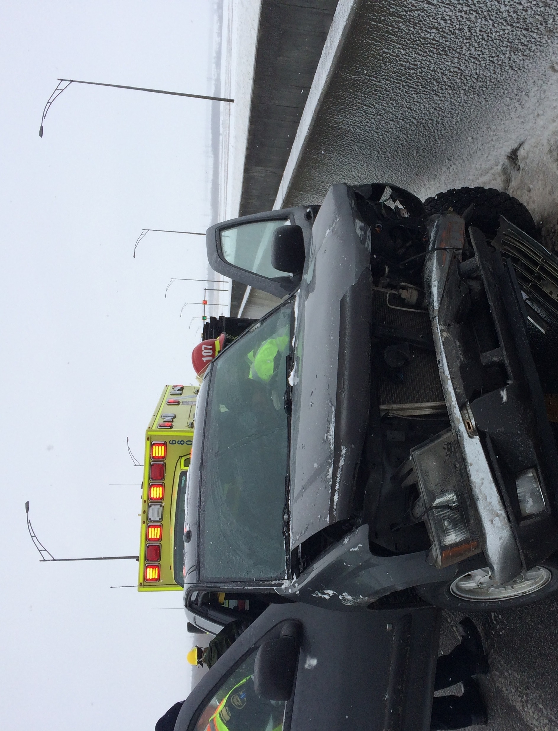Image illustrant l'article: Un conducteur perd le contrôle de son camion sur la 30 à Beauharnois