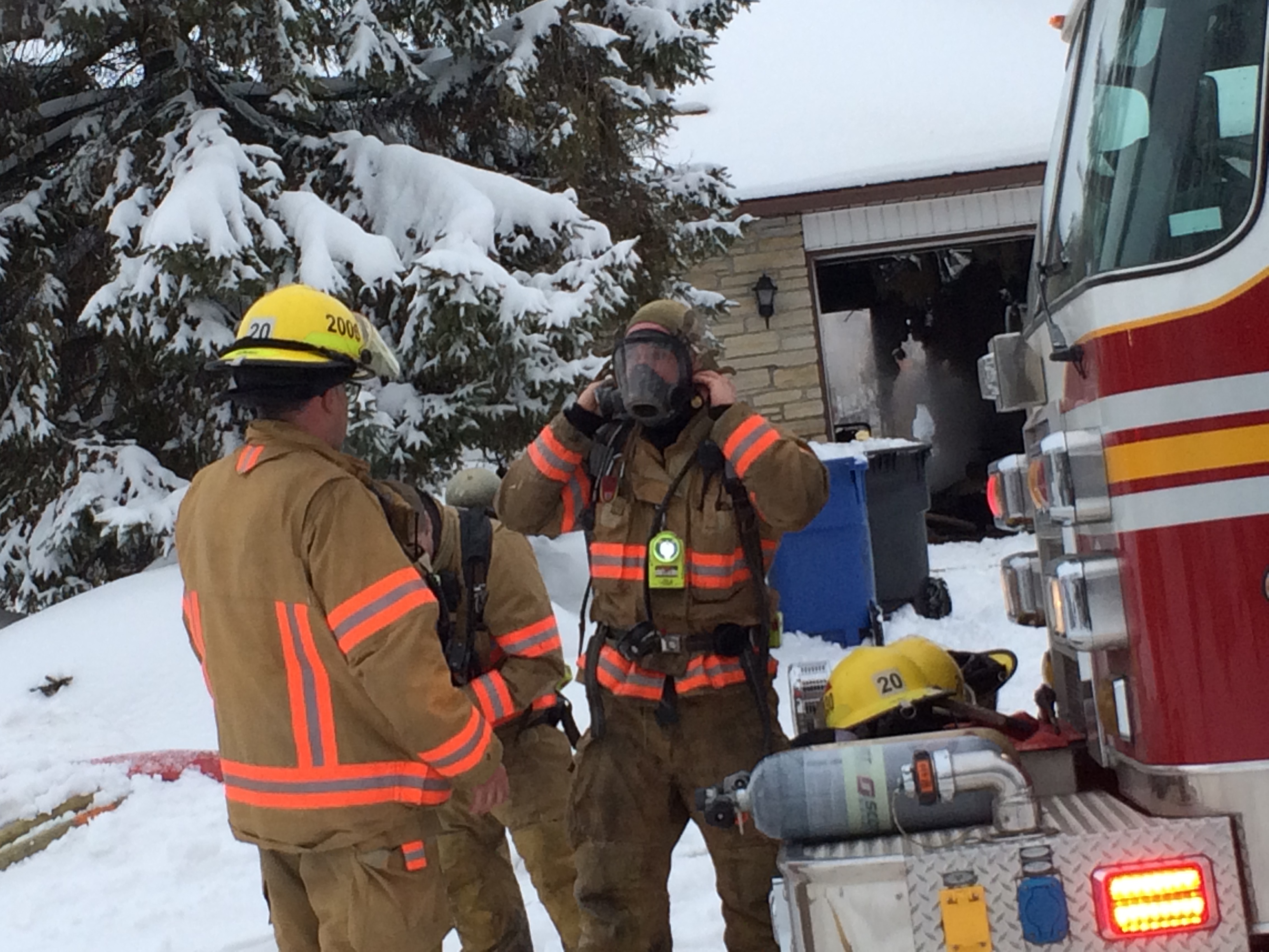 Un incendie ravage le toit d’une résidence