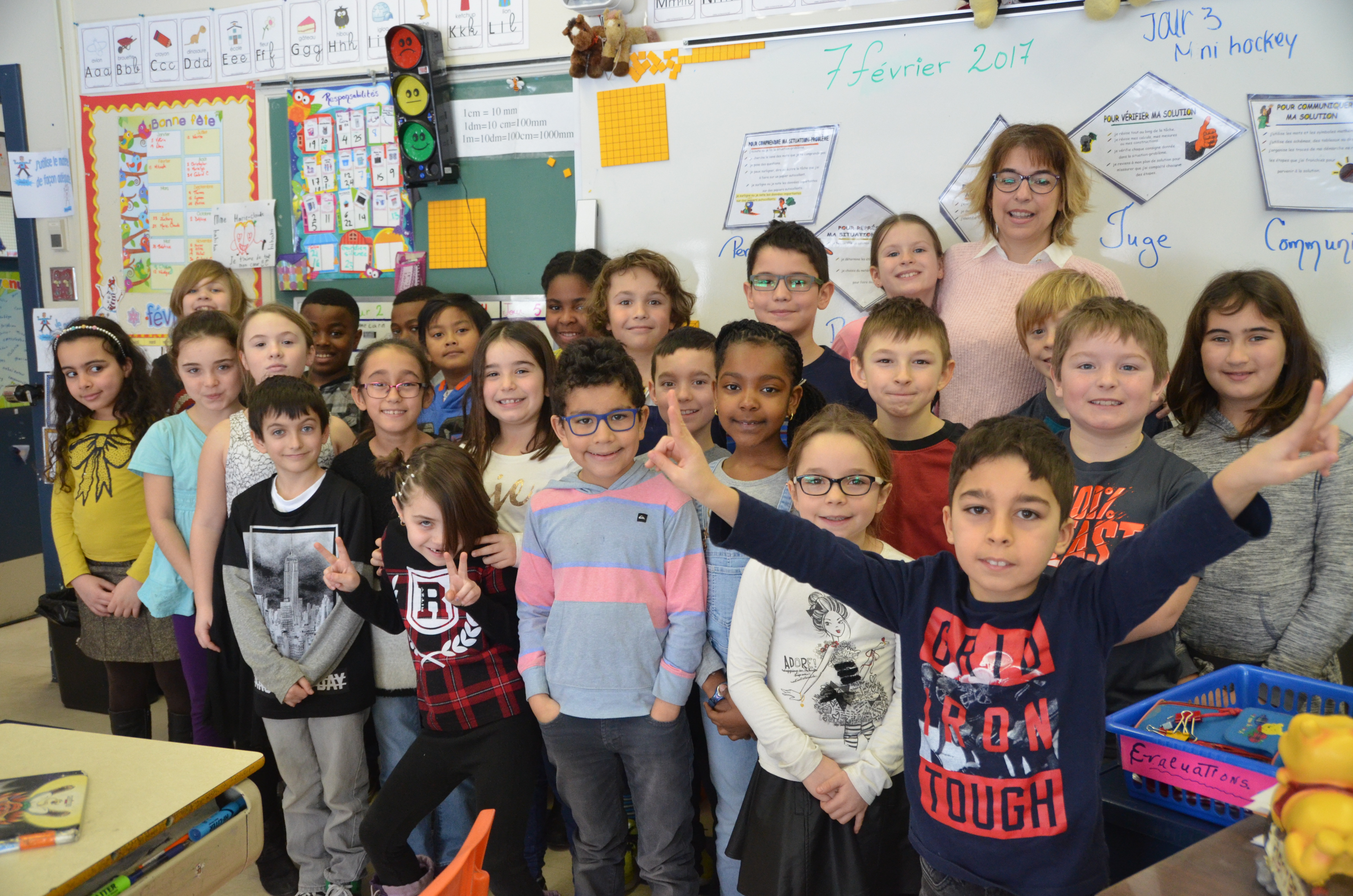 Des enfants envoient des dessins aux familles des victimes de l&rsquo;attentat de Québec