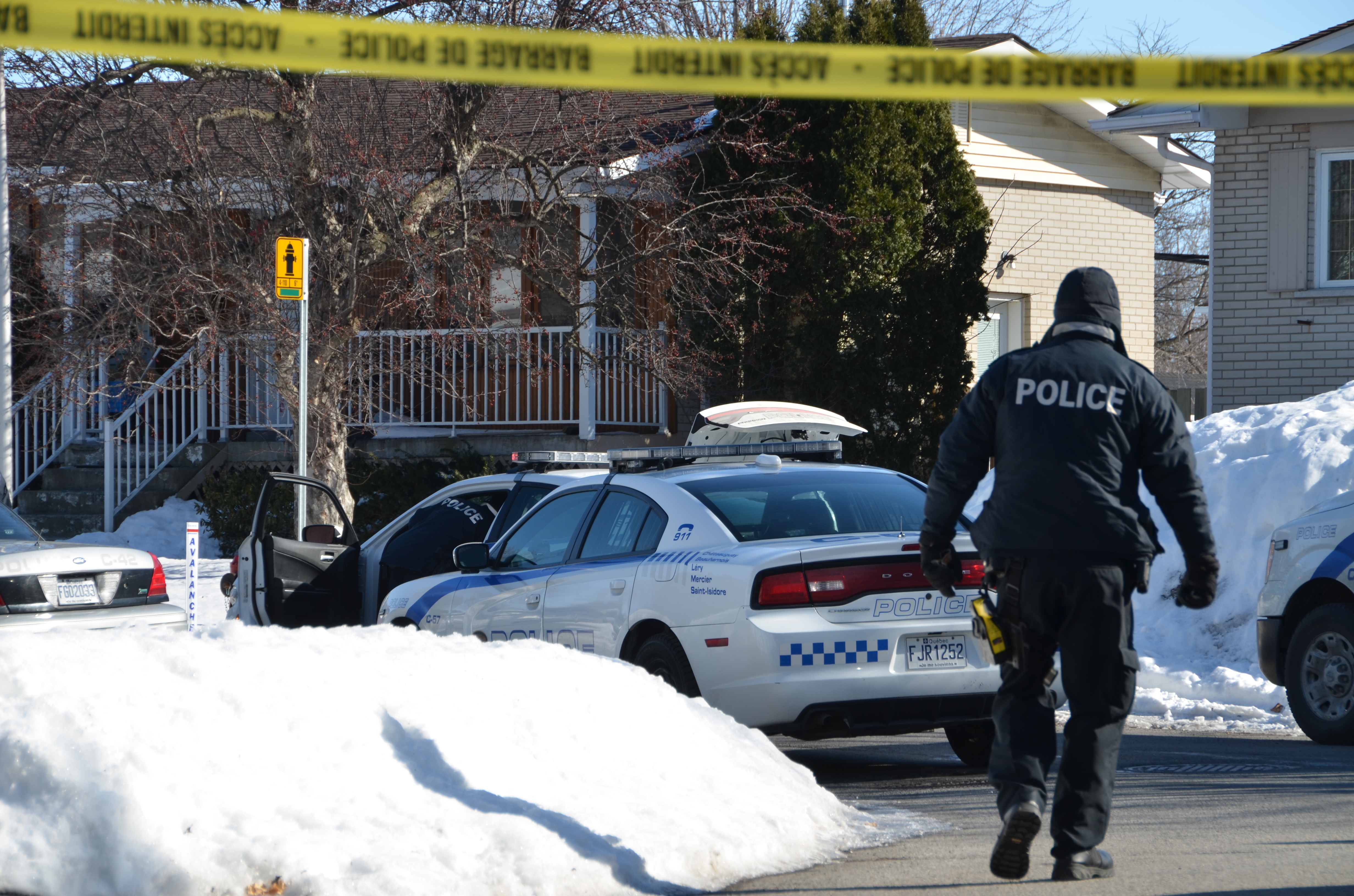 Homme barricadé depuis 12 heures à Châteauguay