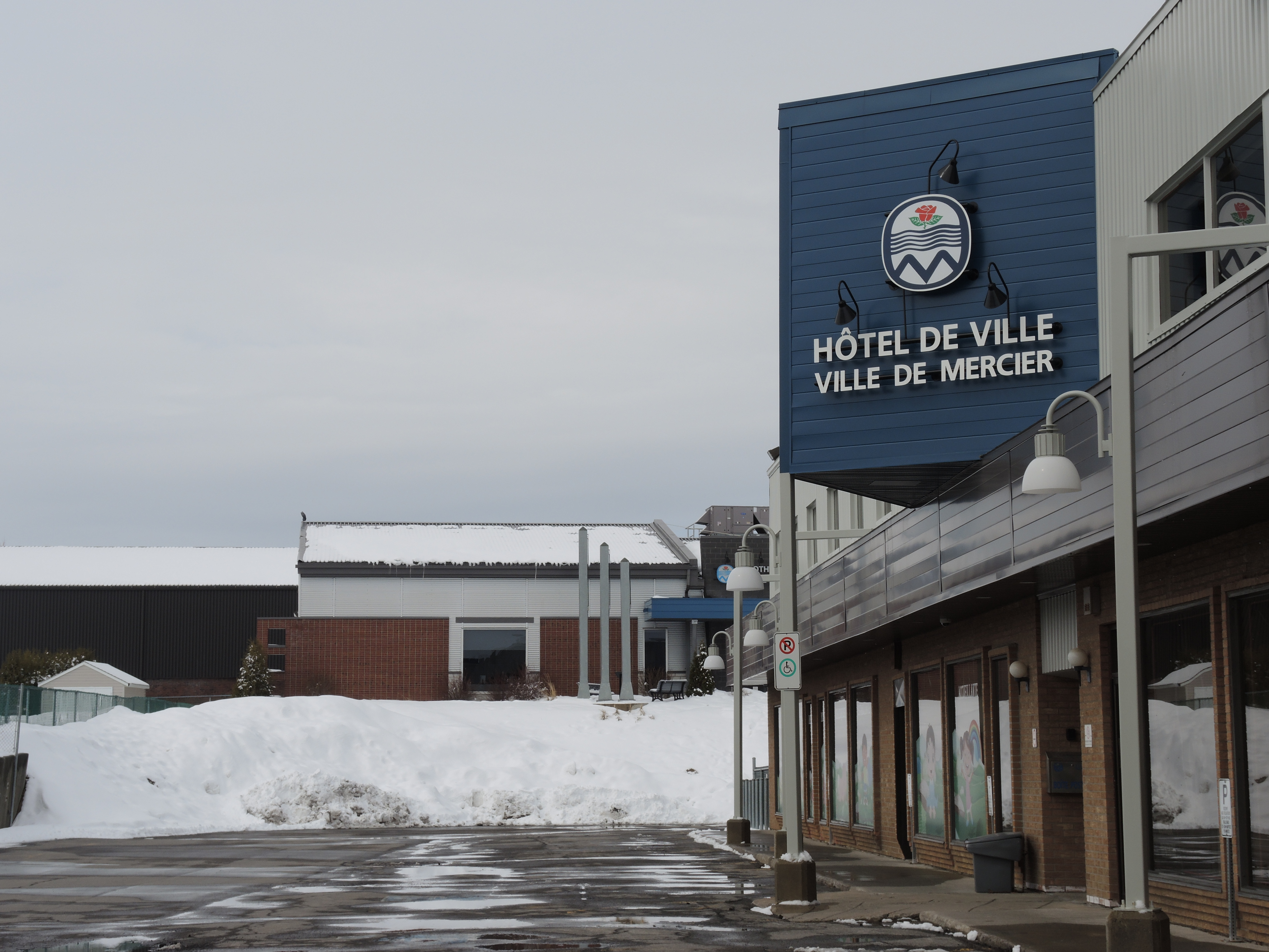 Image illustrant l'article: Mercier signe la convention collective avec ses employés