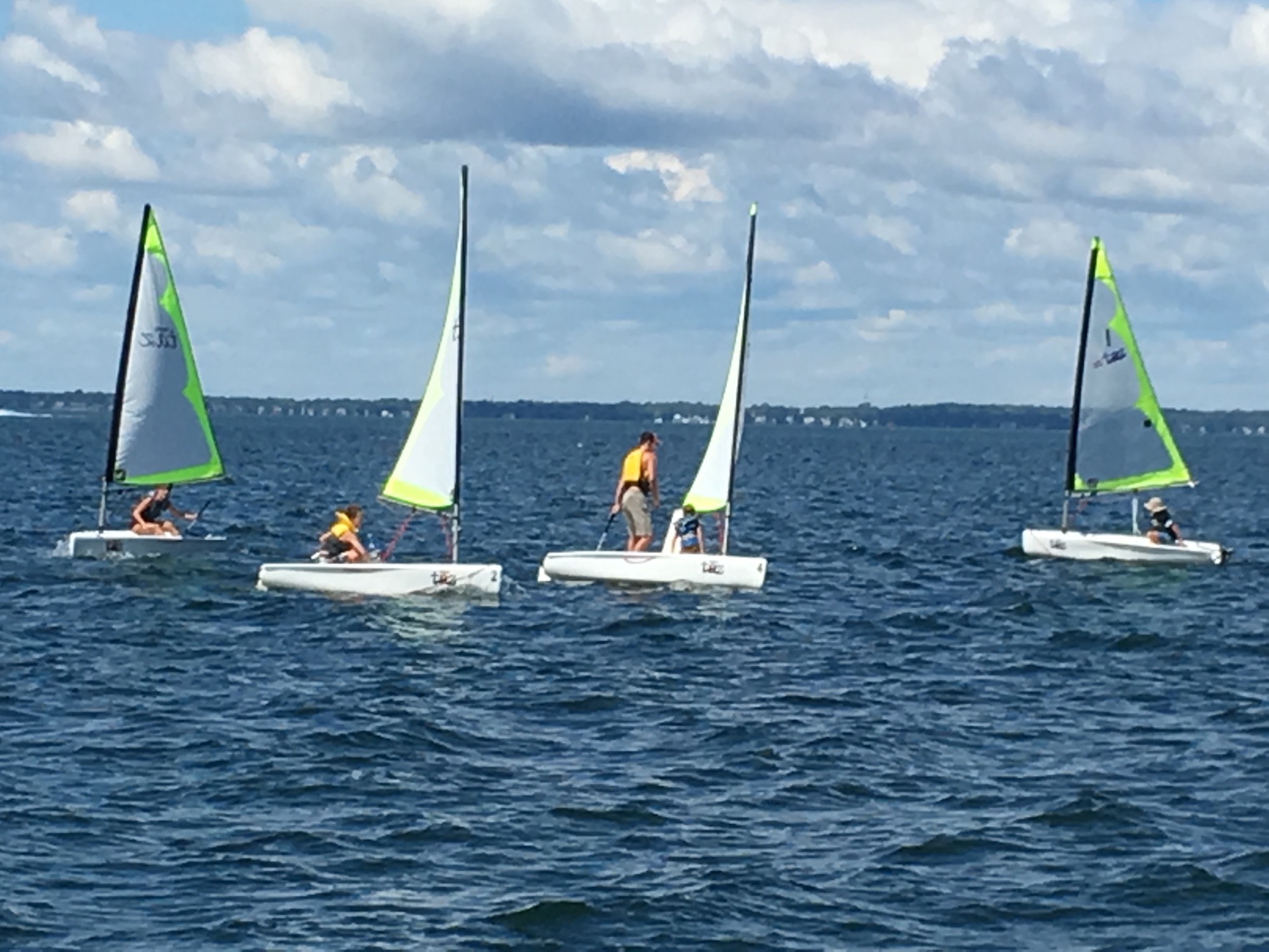 Camp de voile populaire à Léry