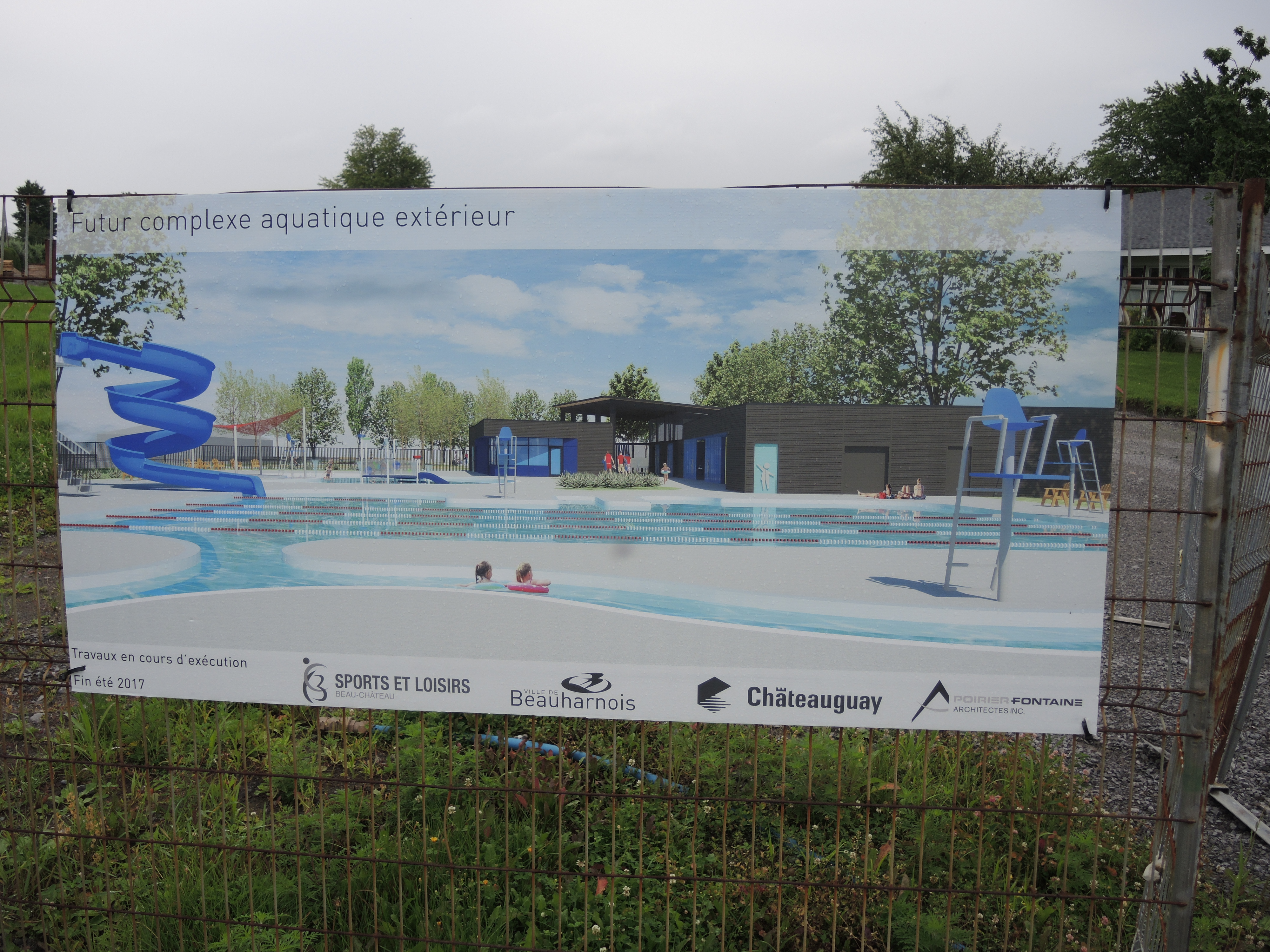 Le complexe aquatique en construction à Beauharnois fait des vagues
