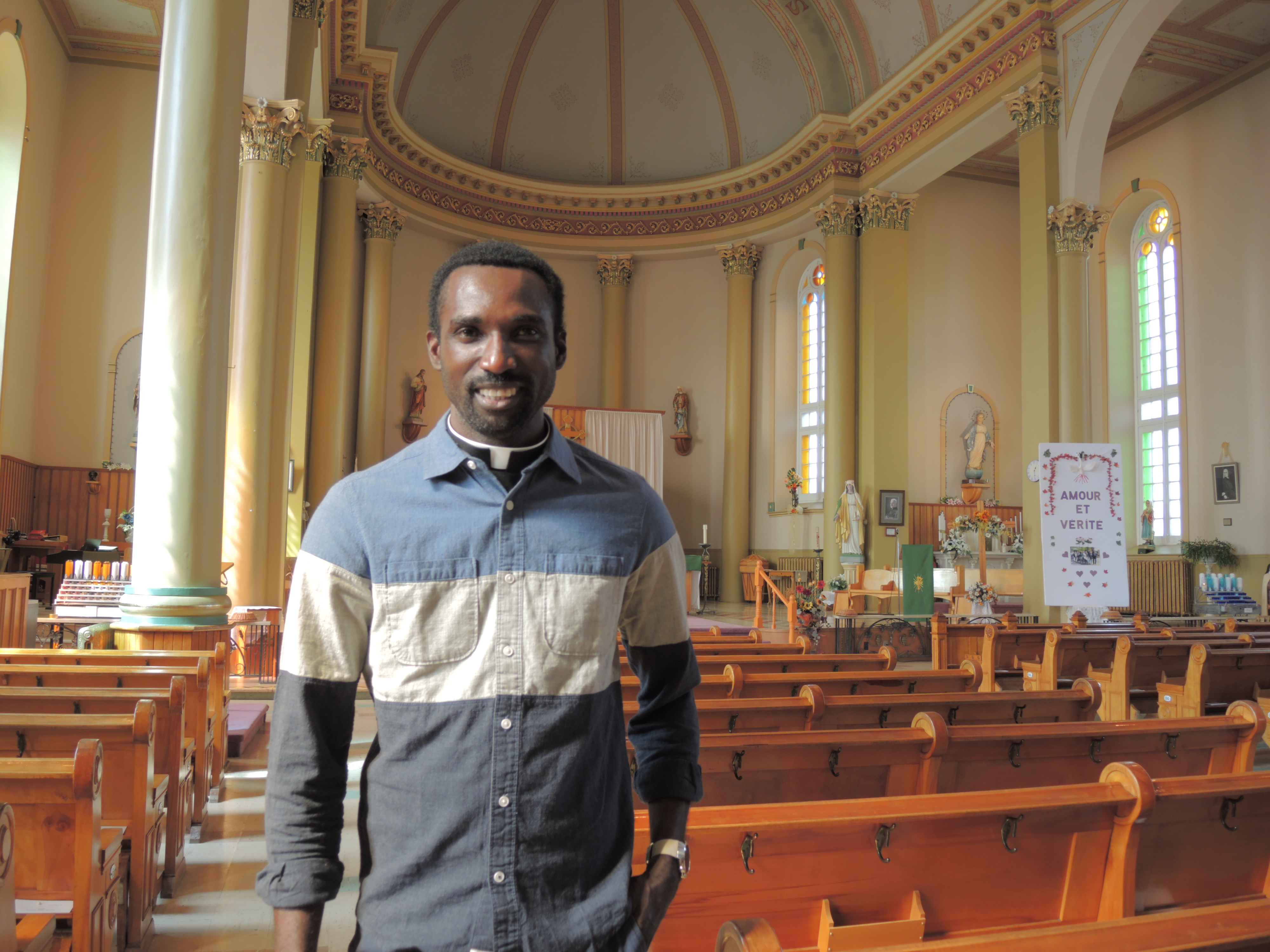 Un jeune abbé arrive à Sainte-Martine