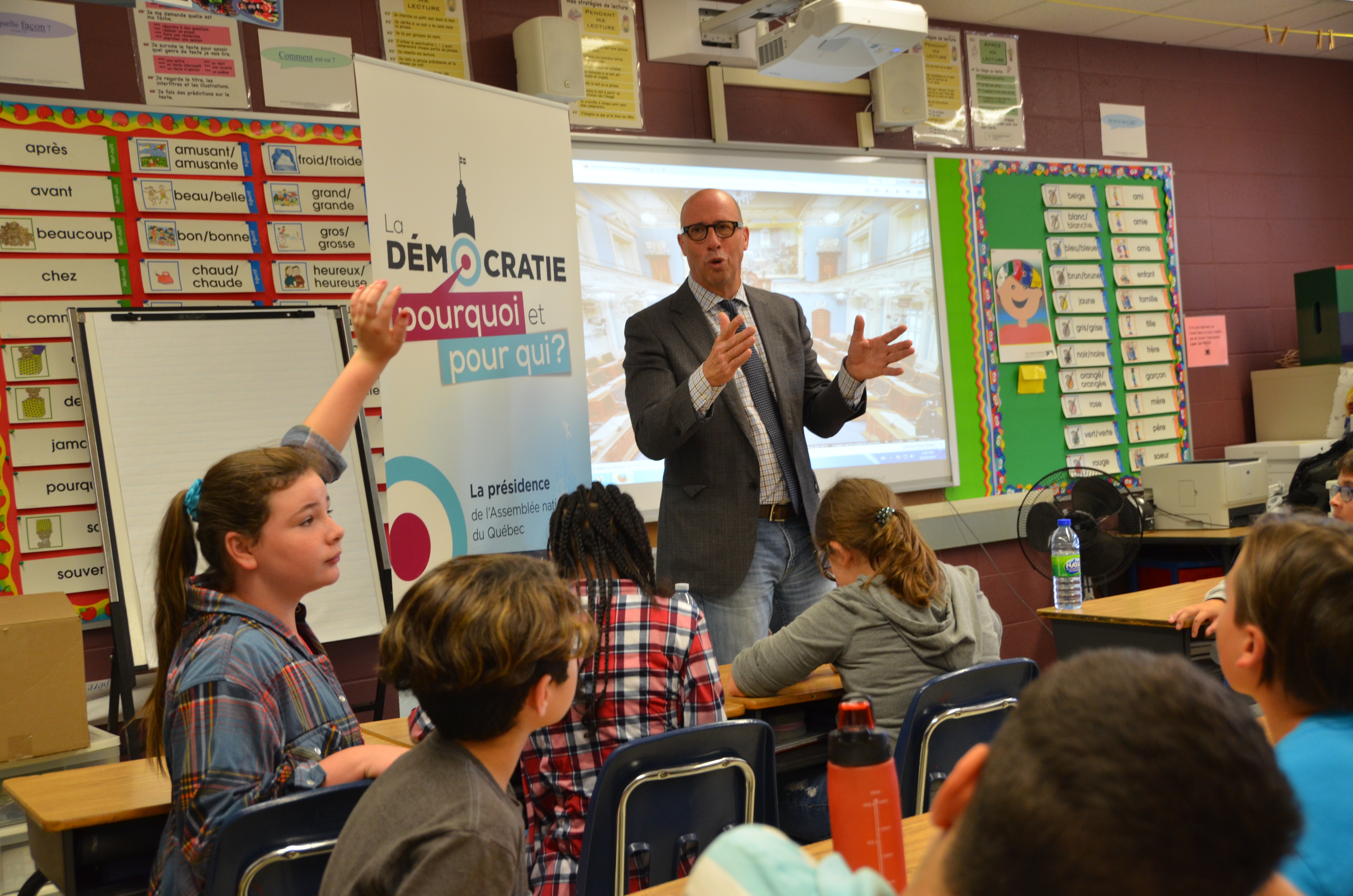 Image illustrant l'article: Des élèves rencontrent le vice-président de l’Assemblée nationale
