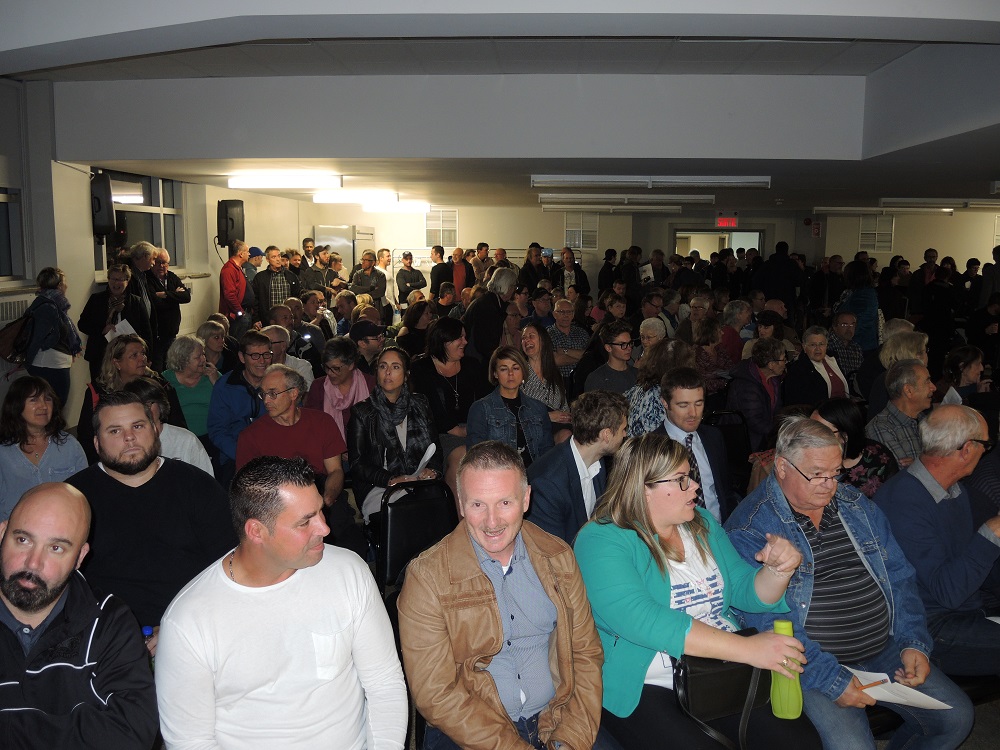Salle comble pour les candidats à la mairie de Beauharnois