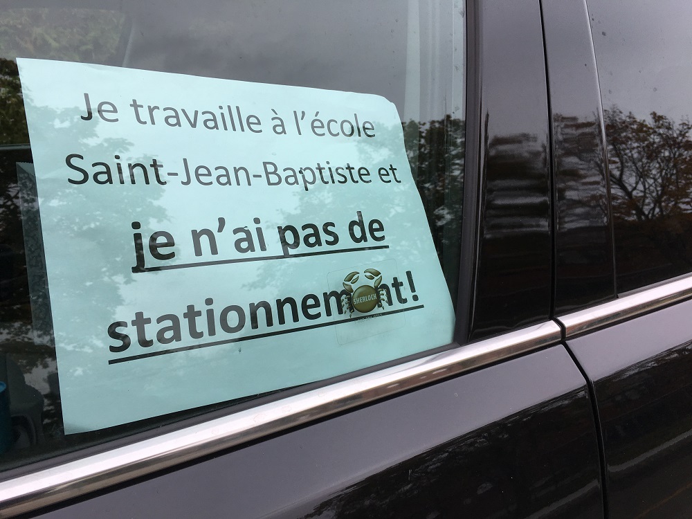 La commission scolaire dénonce un règlement sur le stationnement à Châteauguay
