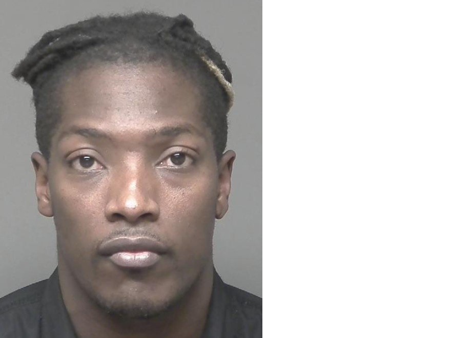 Recherché dans des dossiers d’agression sexuelle