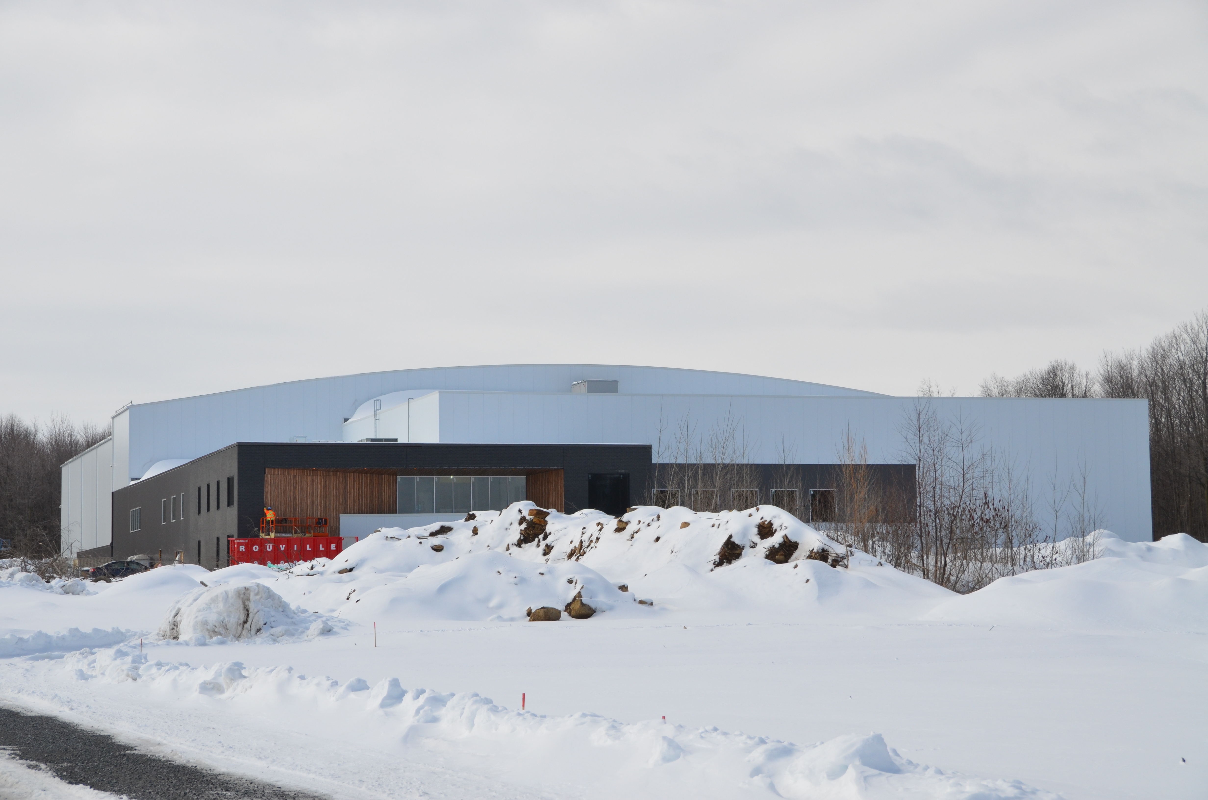 Les chantiers du sportplex et de la piscine extérieure achèvent