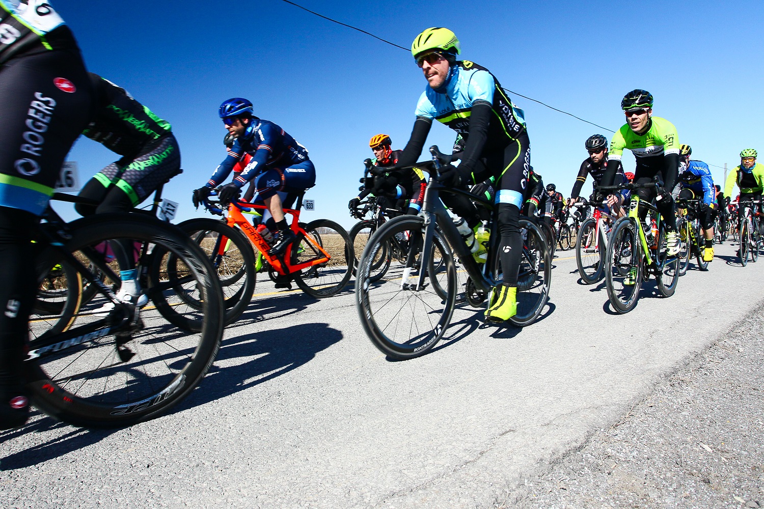 Des cyclistes se dépassent à Sainte-Martine