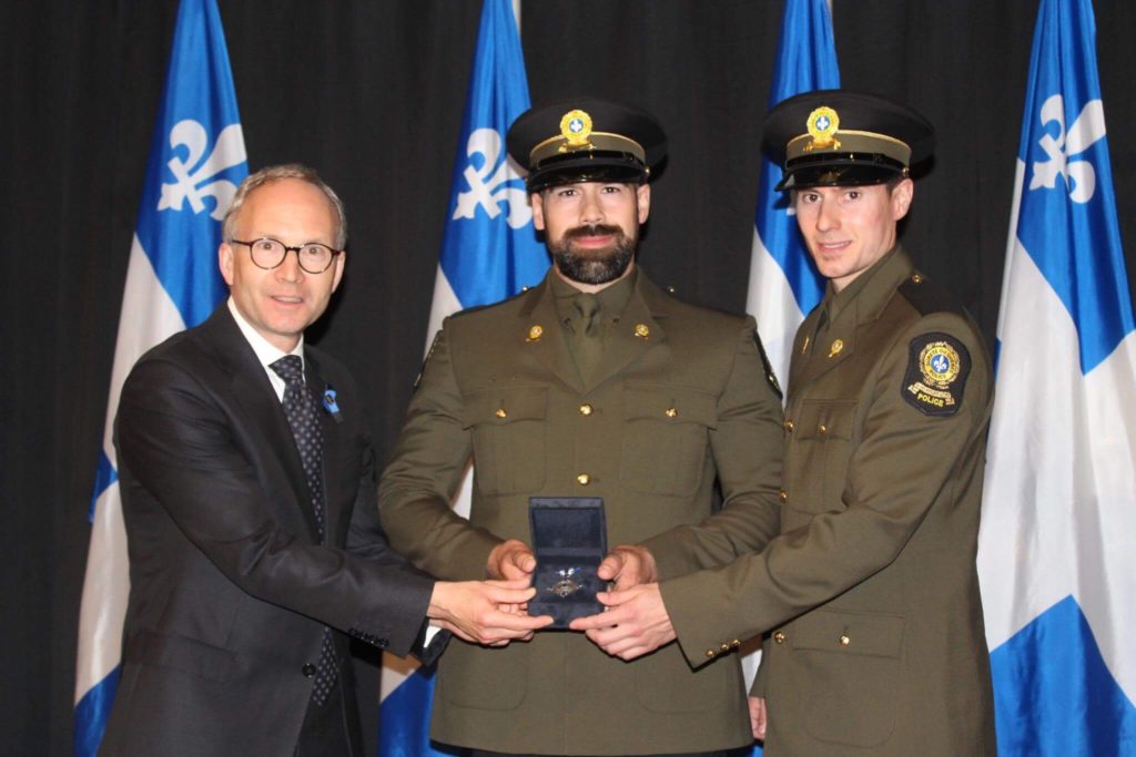 Image illustrant l'article: Un policier reçoit la plus haute distinction pour sa bravoure