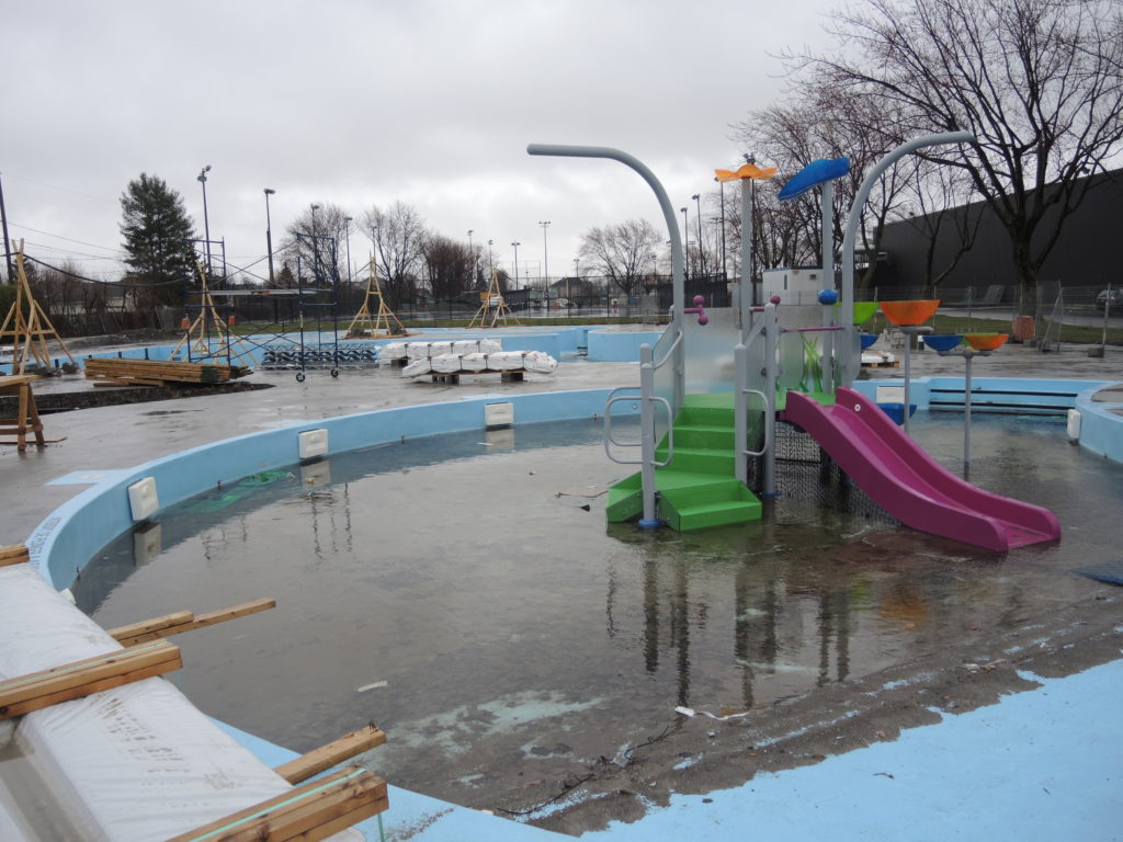 Image illustrant l'article: Complexe aquatique en retard et plus cher que prévu