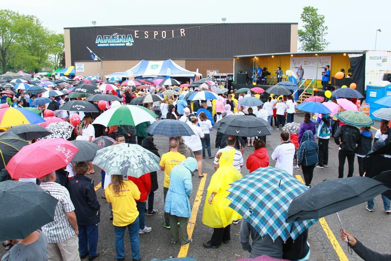 Image illustrant l'article: 12 heures de marche nocturne contre le cancer