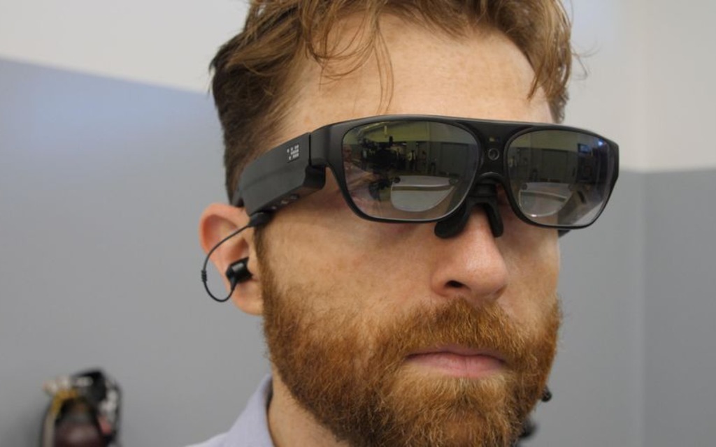 Image illustrant l'article: Porsche crée des lunettes intelligentes pour aider ses mécaniciens